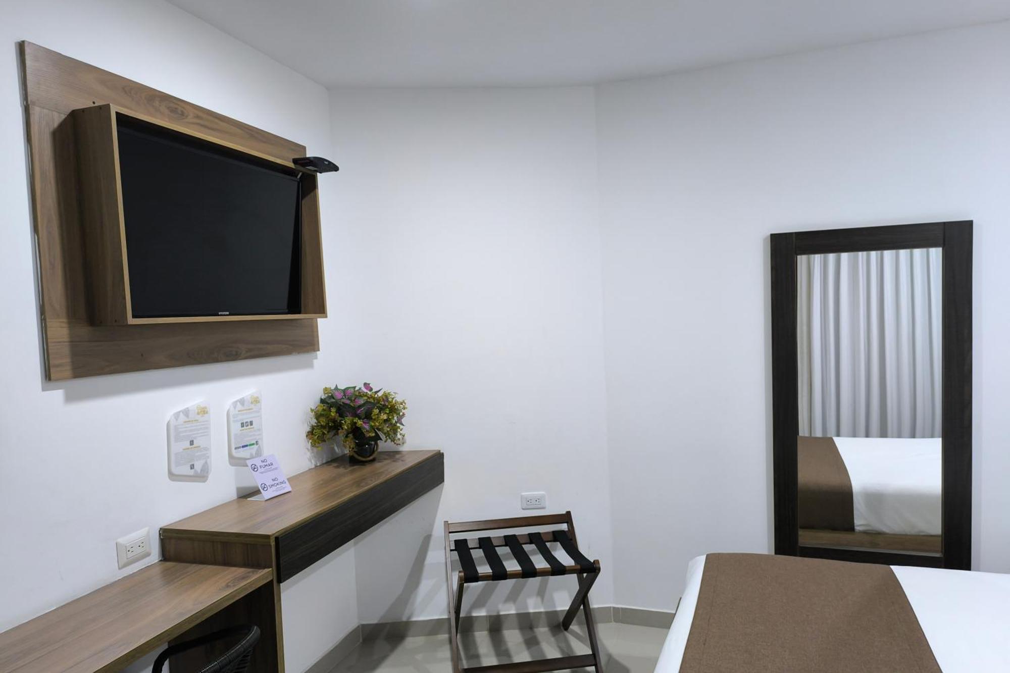 Hotel Quarta Avenida Montería Eksteriør bilde